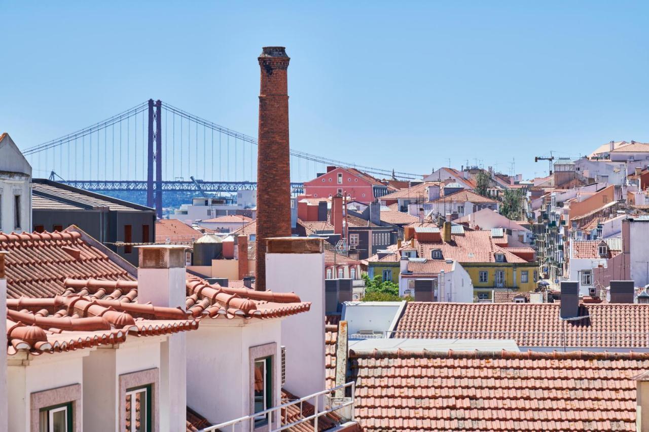 Light Filled Apartment Near Chiado, By Timecooler Лиссабон Экстерьер фото