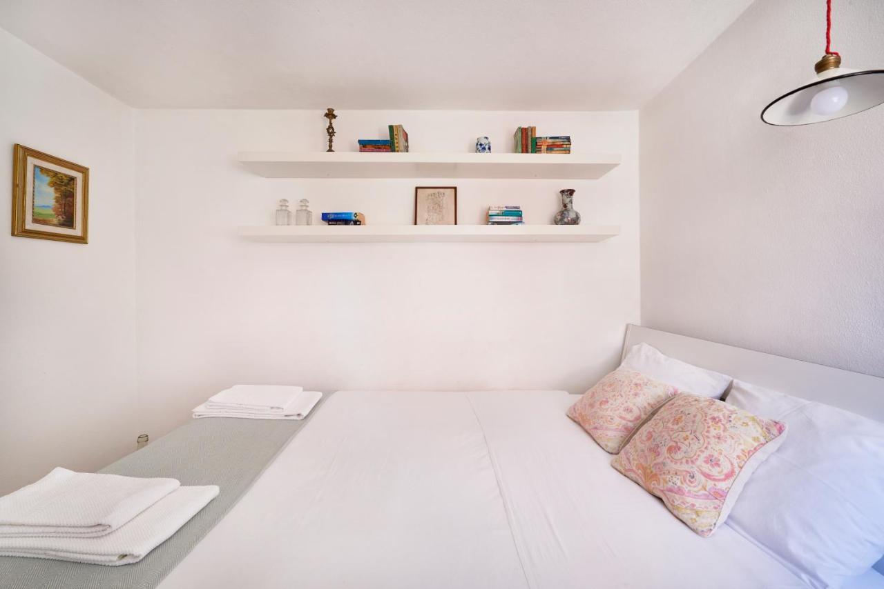 Light Filled Apartment Near Chiado, By Timecooler Лиссабон Экстерьер фото