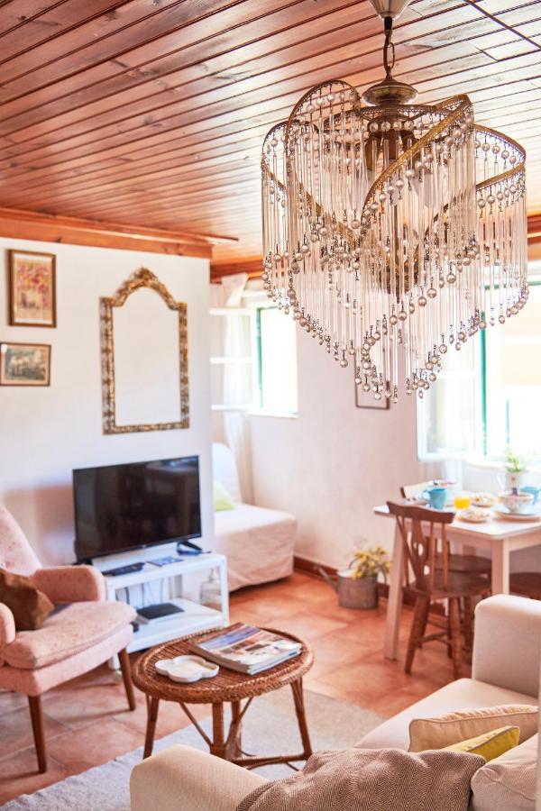 Light Filled Apartment Near Chiado, By Timecooler Лиссабон Экстерьер фото