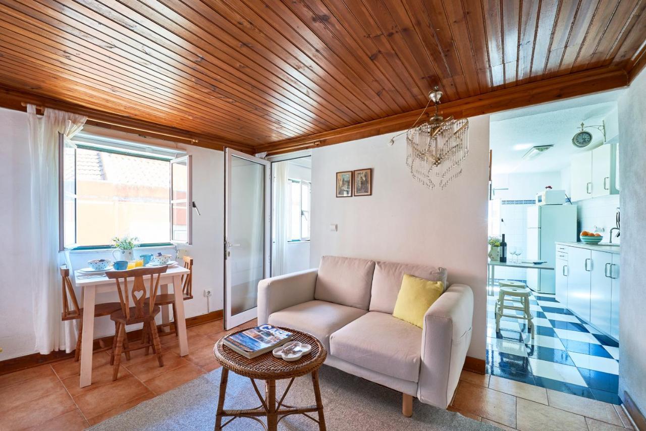 Light Filled Apartment Near Chiado, By Timecooler Лиссабон Экстерьер фото