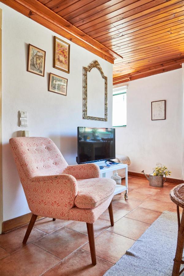 Light Filled Apartment Near Chiado, By Timecooler Лиссабон Экстерьер фото